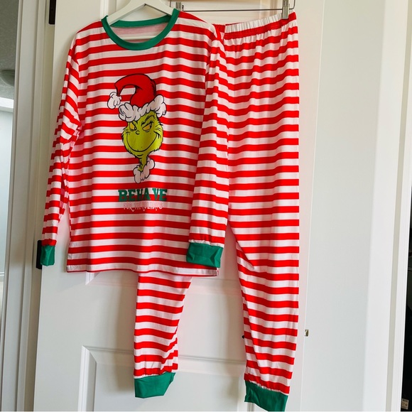 New Christmas Pajamas Set-2023 Stripe Matching Family Pajamas For DAD/Medium - Picture 2 of 9